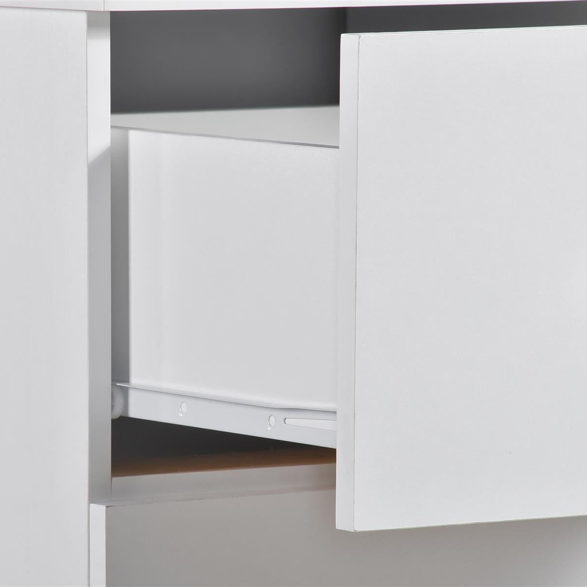 Paddington 4 Door & 7 Drawer Chest 4 Piece Bedroom Set